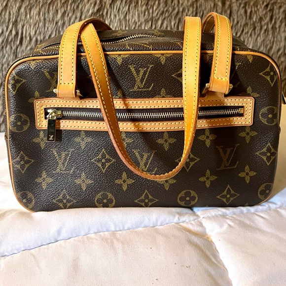 🔥PRICE REDUCED🔥 ✅PRICE FIRM✅AUTHENTIC Louis Vuitton Monogram Cite MM Bag - Picture 3 of 17